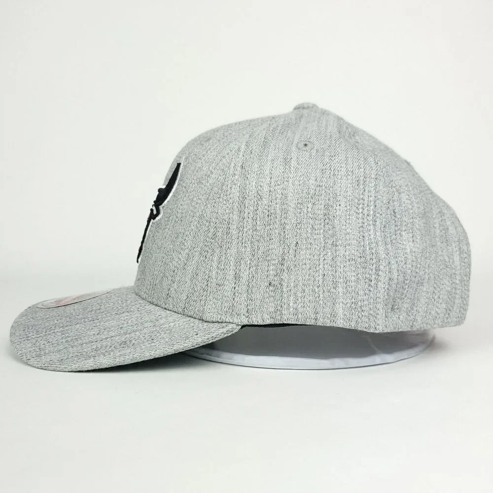 Chicago Bulls Mitchell & Ness NBA Redline Snapback Hat‎ Cap 3D Logo Gray NWT